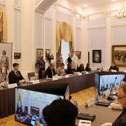 Петр Великий в музейных собраниях и представлении посетителям 